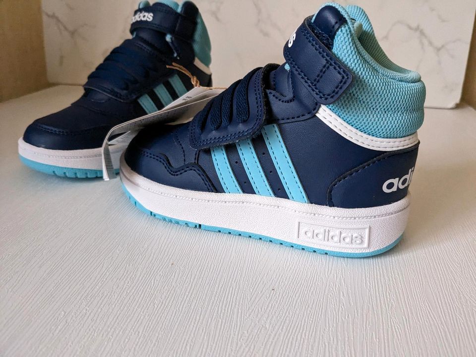 Adidas Sneaker Größe 26 in Wettin-Löbejün