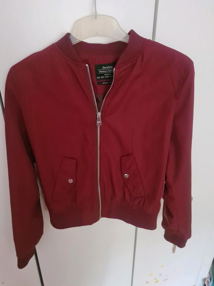 Sommerjacke von Bershka Gr M in Reichenbach (Vogtland)