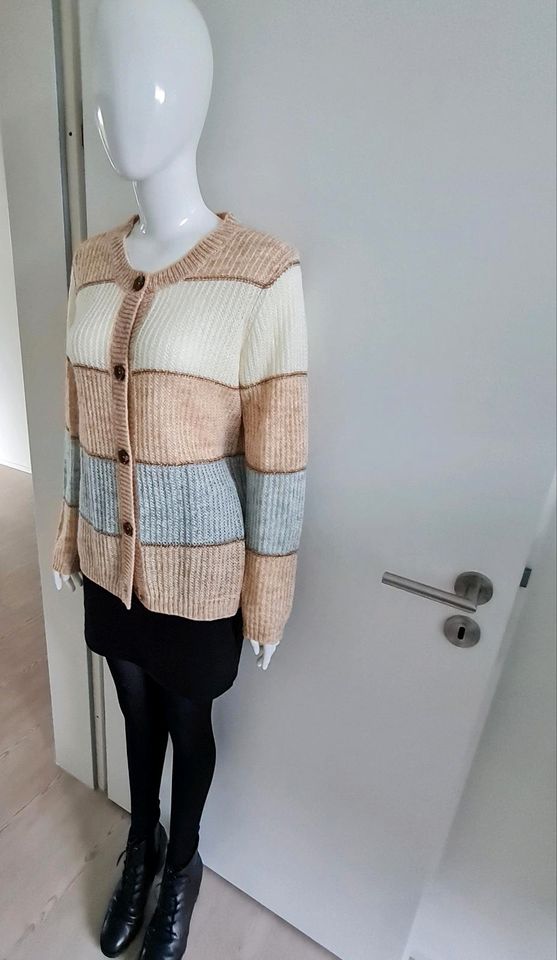 Strickjacke in Klettgau