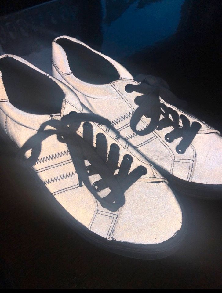 Sneaker Schuhe 38 reflektierend in Flieden