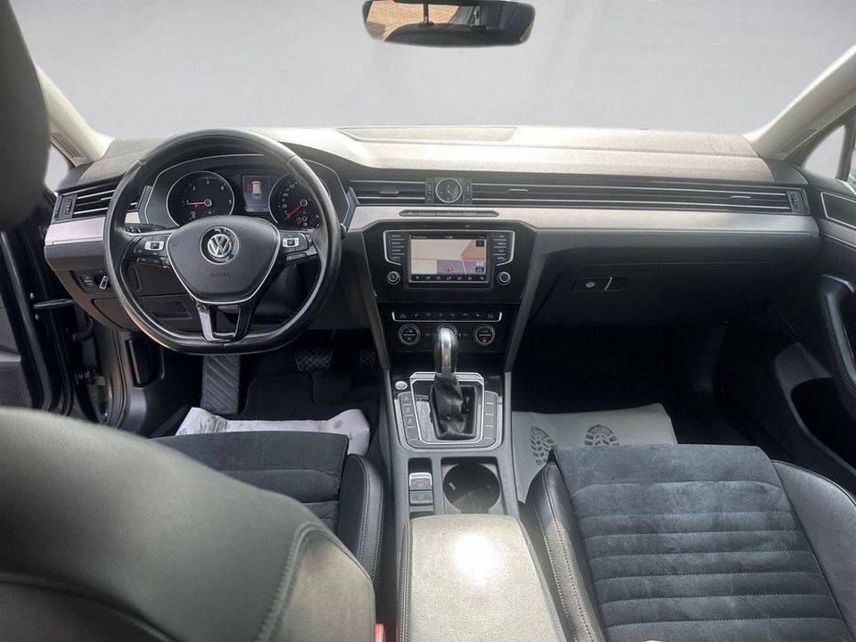 Volkswagen Passat Variant 2.0 TDI 4Motion BMT Highline/ Nav in Niedergebra