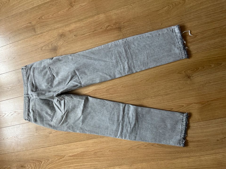 Graue Jeans /Gina Tricot Gr. 36 in Neukloster