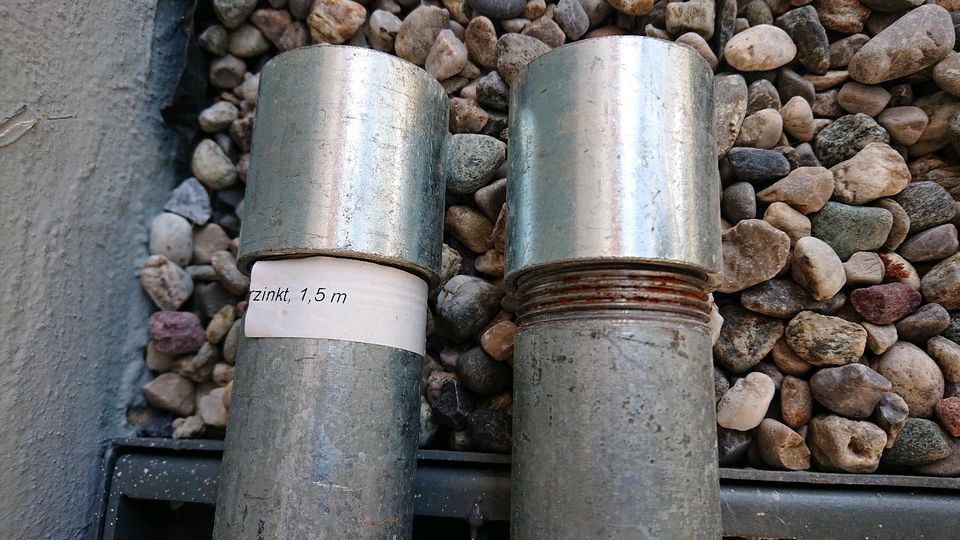 Zwei Eisenrohre verzinkt 1,5 Meter lang 42,4 x 3,2 mm in Vogtareuth