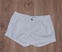 Wie neu: Damen Shorts kurze Hose weiß Gr. 36 Sachsen - Müglitztal Vorschau