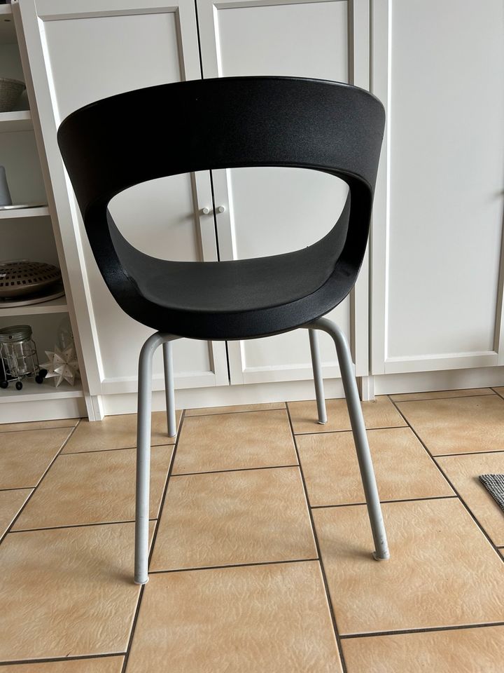 Design Stuhl der Marke Bisou in Sprockhövel