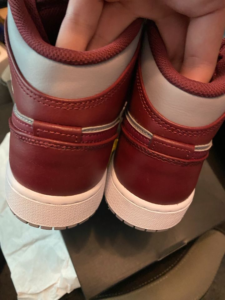 Nike Air Jordan 1 Mid Cherrywood Grey red 39 grau Bordeaux in Frankfurt am Main