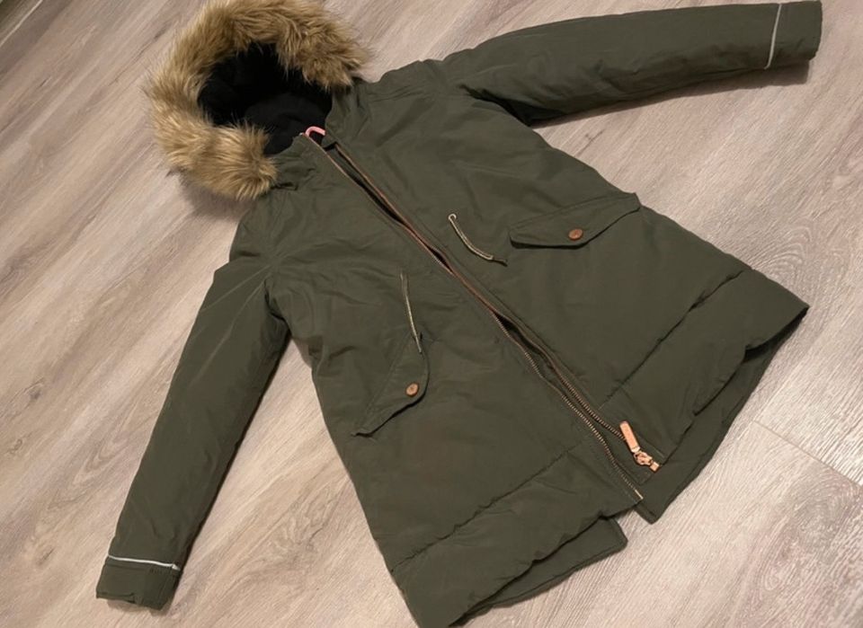 Winterjacke s.Oliver 140 neuwertig Parka in Rheinstetten