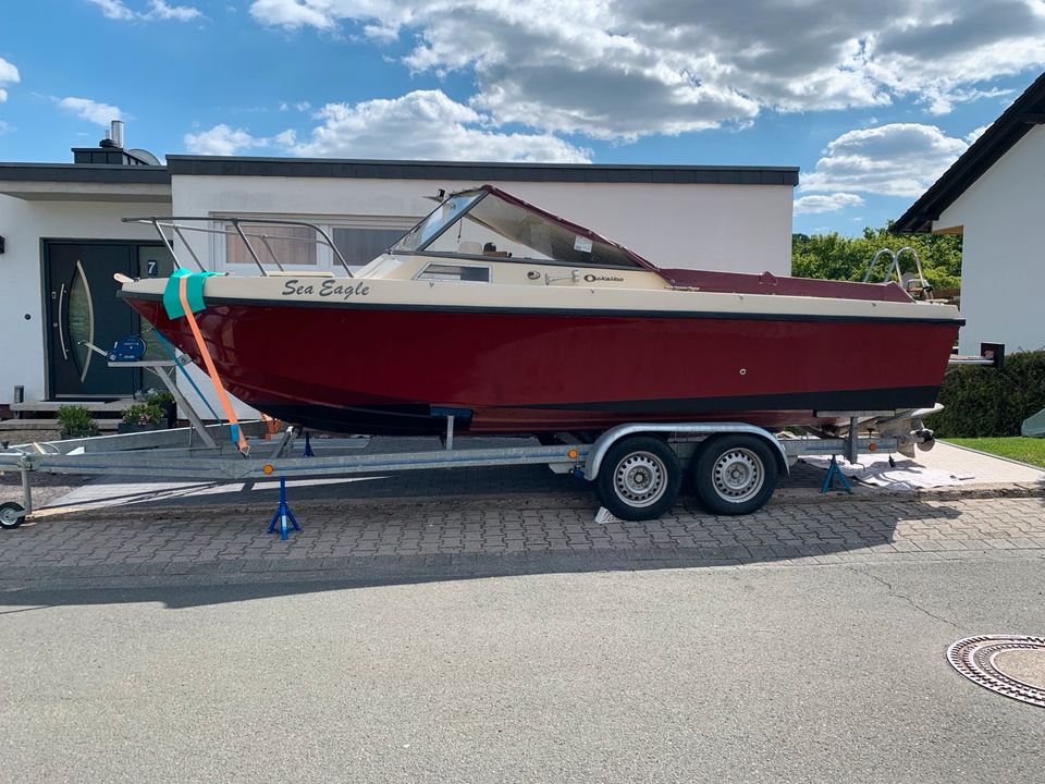 Sportboot mit Trailer in Löhnberg