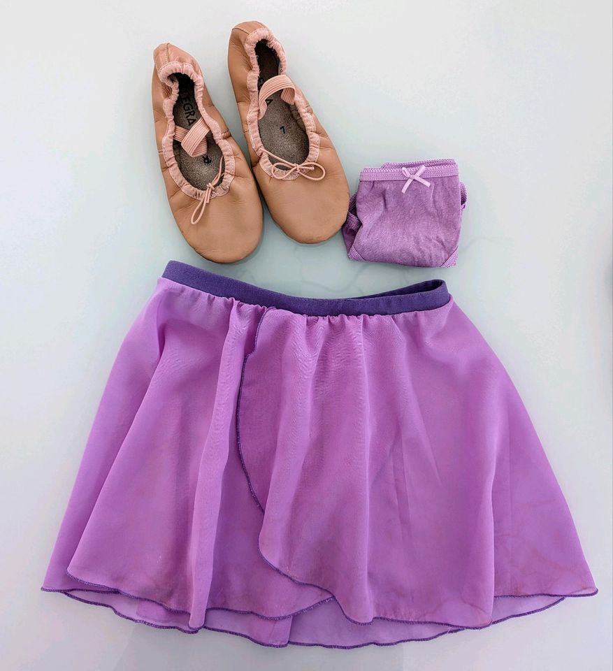 Ballett Outfit Gr. 128 134 Flieder Lila Lavendel Schuhe Gr. 33 in Freiburg im Breisgau