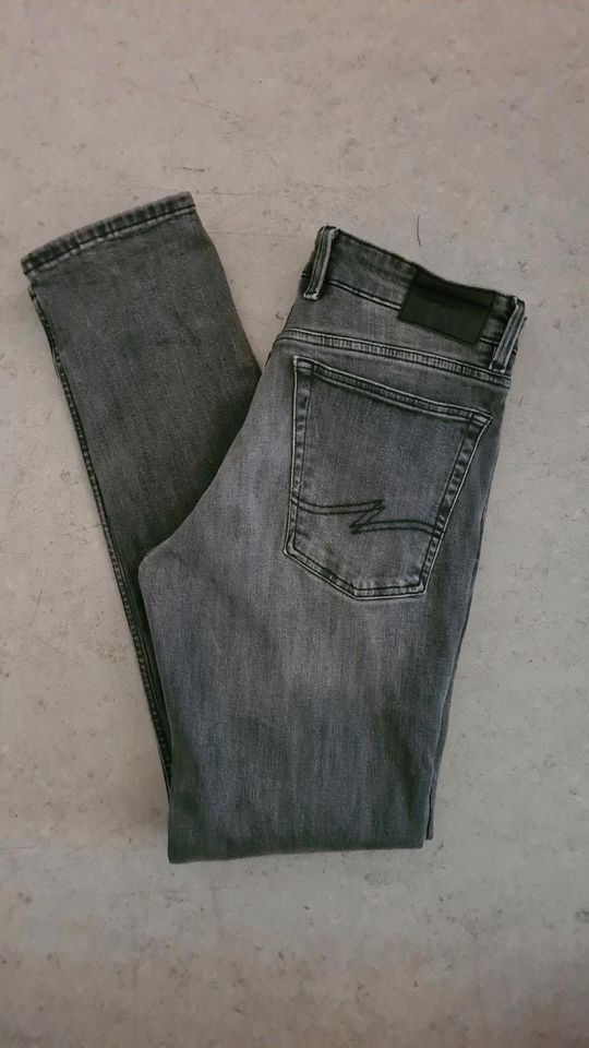 Q/S Herren Jeans by S. Oliver Slim Fit schwarz grau W31 L32 31/32 in Wiesbaden