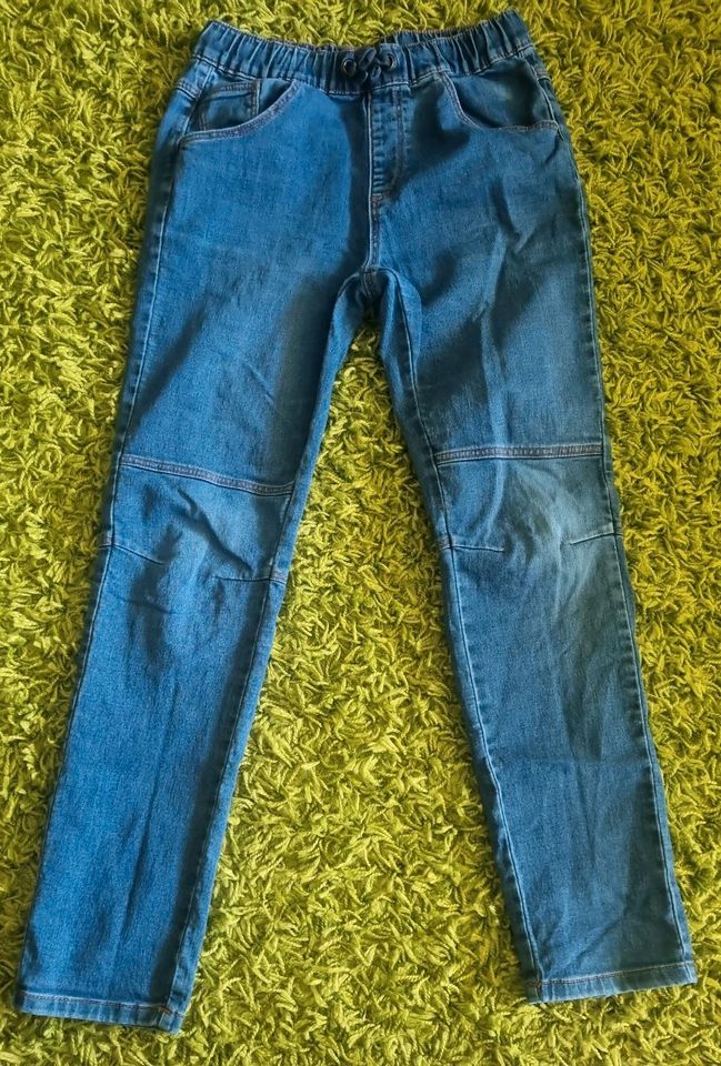Jeans, Jeanshosen, Gr. 152 in Burgdorf