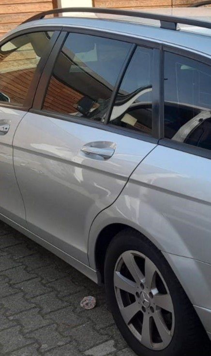Tür hinten links Mercedes C-Klasse W204 Farbcode 775 silber in Ruppichteroth