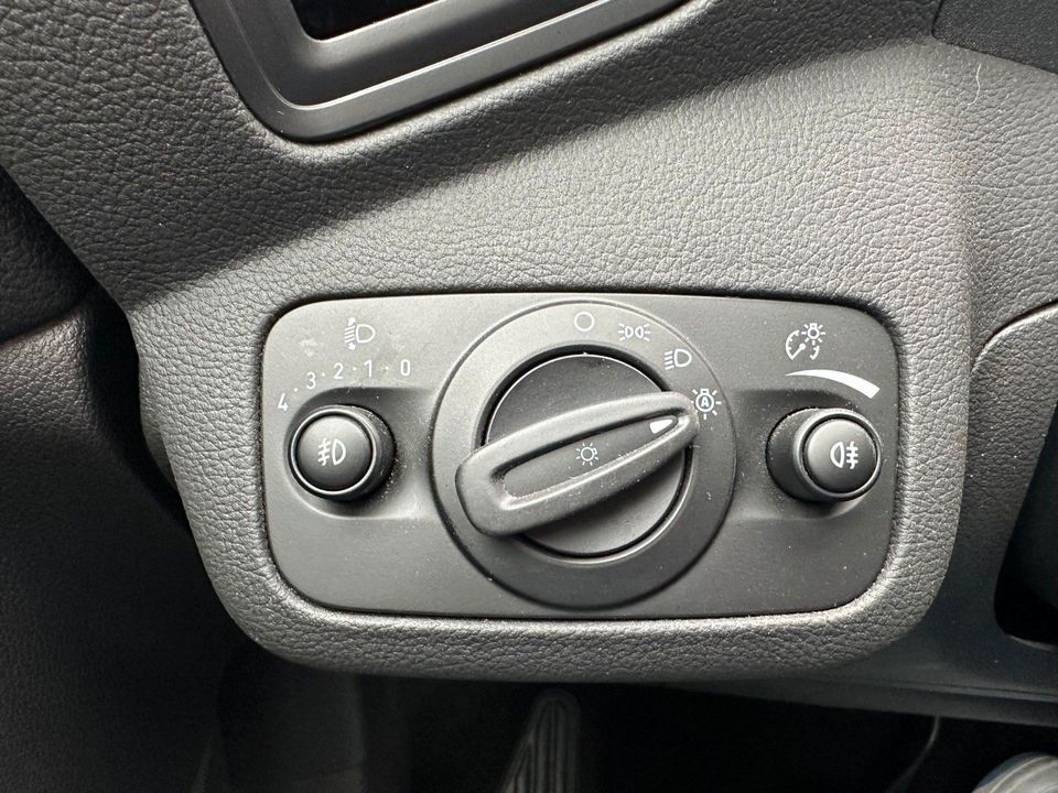 Ford C-MAX Cool&Connect AUTOMATIK PDC NAVI SHZ in Unterschneidheim