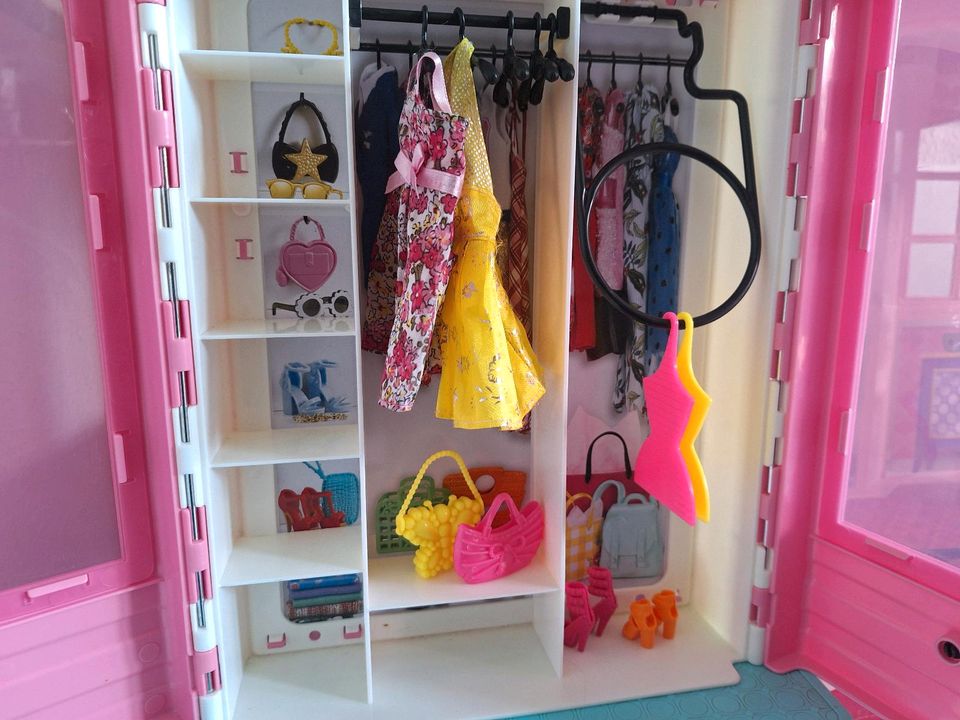 Barbie Kleiderschrank, Mattel in Oberhausen