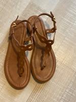 Sandalen Zehentrenner von Esprit Größe 37 TOP Nordrhein-Westfalen - Niederzier Vorschau