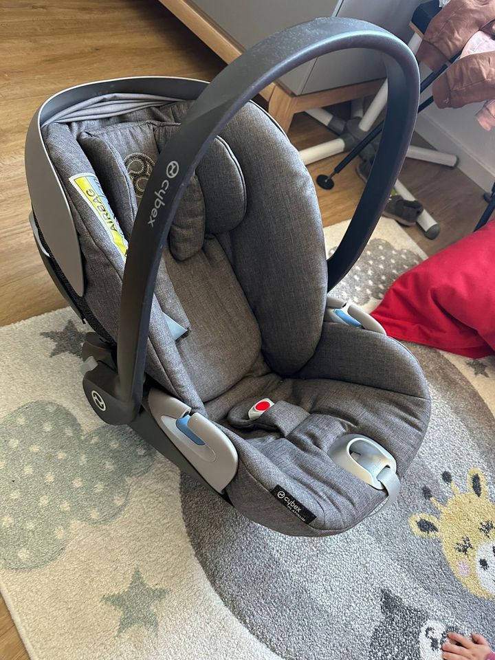 Cybex Cloud Z und Base Platinum Soho grey grau Isofix in Vohburg an der Donau