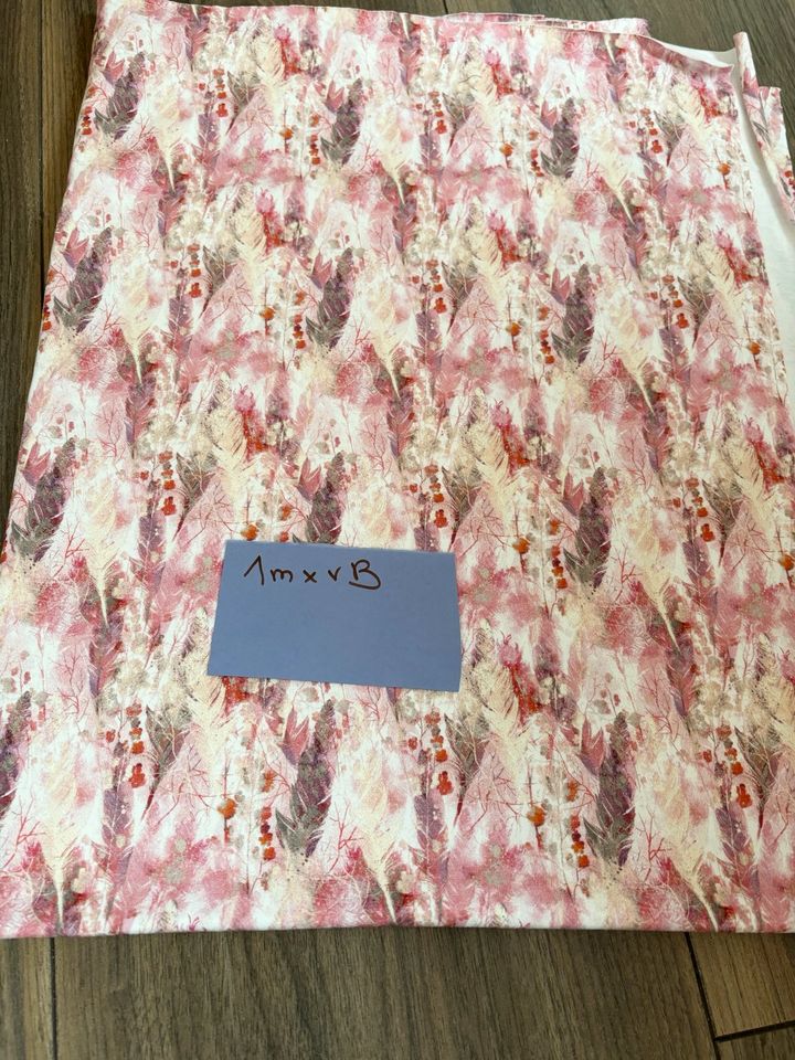 1m Jersey Stoff Damen Mädchen rosa Federn rot beige in Hagen