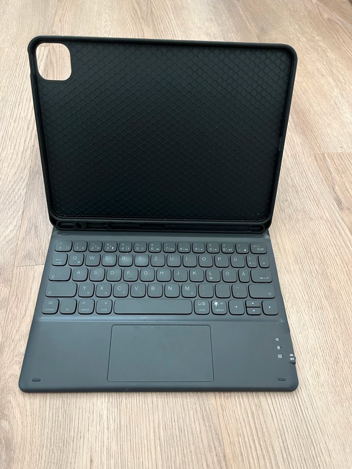 Hülle + Tastatur iPad Pro 11‘‘ in Aitrang