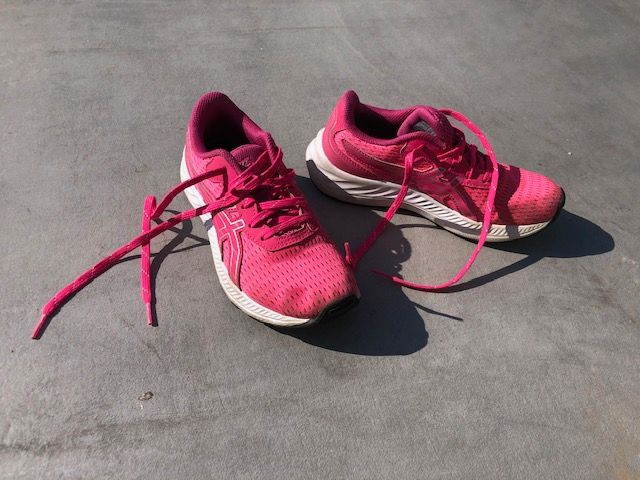 Sportschuhe Laufschuhe Asics Mädchen pink Gr. 35,5 in Nordrhein-Westfalen - Bad  Münstereifel | Gebrauchte Kinderschuhe Größe 35 kaufen | eBay Kleinanzeigen  ist jetzt Kleinanzeigen