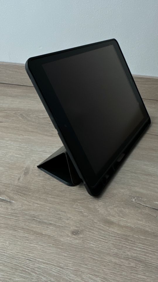 Apple iPad 9. Generation 2021 64GB schwarz - Wie neu + Zubehör in Kamp-Lintfort