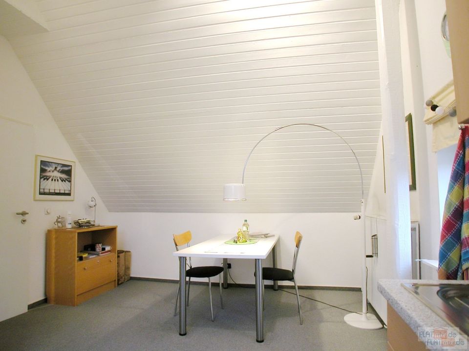 FLATmix.de / Helle möblierte 2-Zimmer-Wohnung im Fachwerkhaus / AG67353 in Herford
