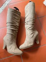 Beige Stiefel mit 8 cm Absatz Gr. 37 wie neu Sachsen - Geyer Vorschau