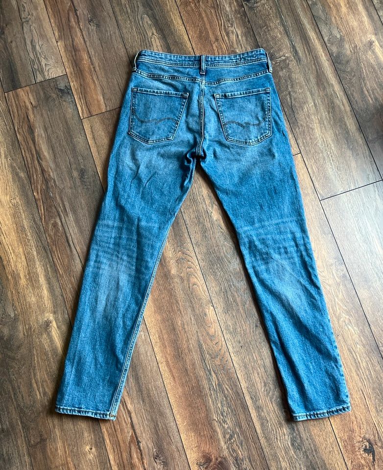 Jack & Jones Jeans Hose neuwertig Größe 28/32 in Lingen (Ems)
