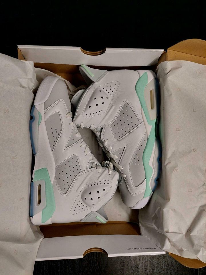 Air Jordan 6 Retro Wmns White/Pure Platinum-Mint Foam Neu OVP Gr. in Krefeld