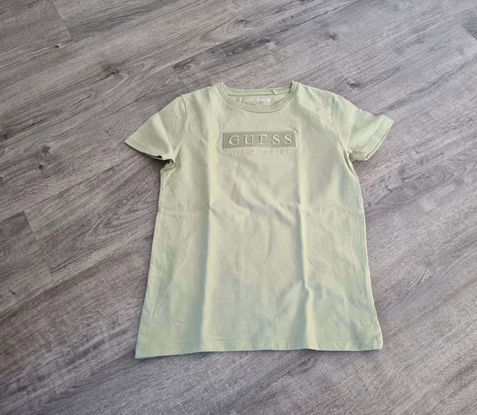 T-Shirt von guess Kids Gr. 10 entspricht ca. Gr. 140 in Schwerin