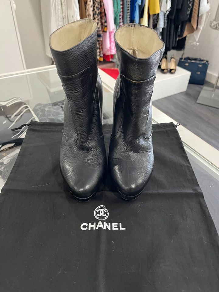 High Heel Ankle Boots von Chanel, Gr. 36, schwarz, Leder in Stapelfeld