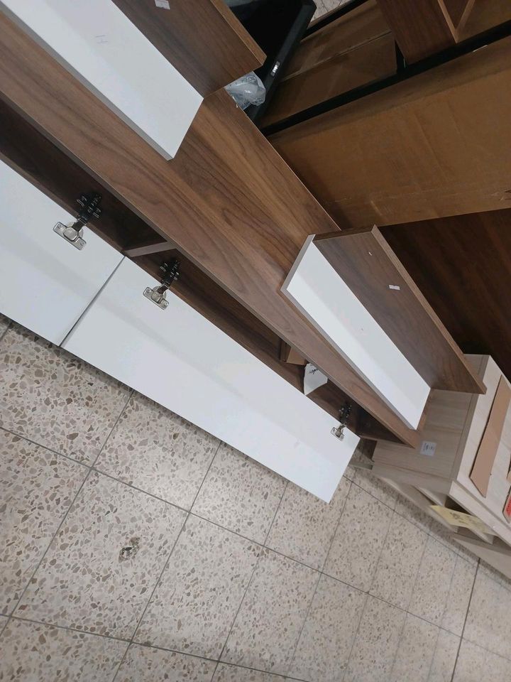 Kommode TV Wohnzimmerschrank TV Wandregal Möbel UVP 189€ in Schwalmstadt