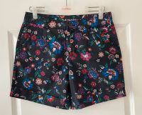 ♥️Yessica Shorts C&A schwarz mit Blumen Größe 36 Niedersachsen - Hagen am Teutoburger Wald Vorschau