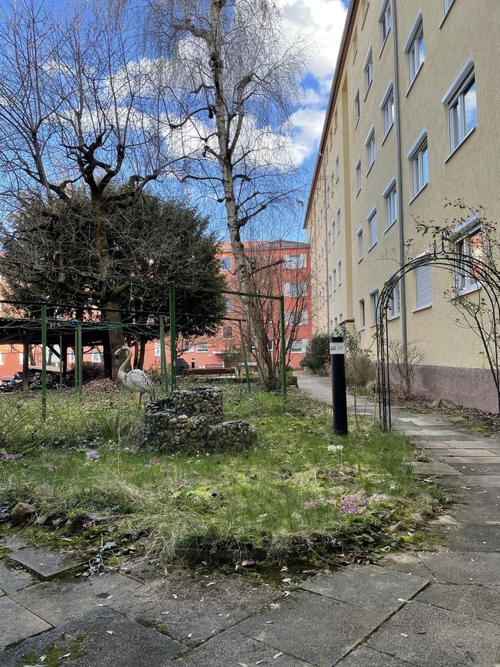 Provisionsfreie 3-Zimmerwohnung mit Ausblick, Küche und Möblierung in Stuttgart