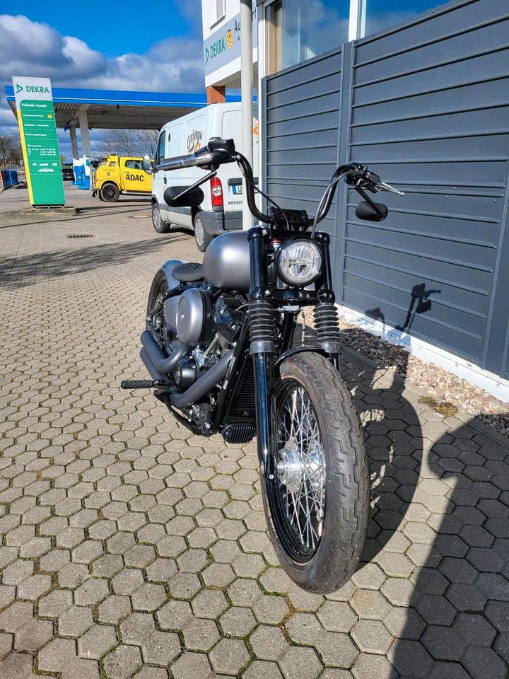 Harley Davidson Softail M8 200 Umbau Street Bob Low Rider in Berlin