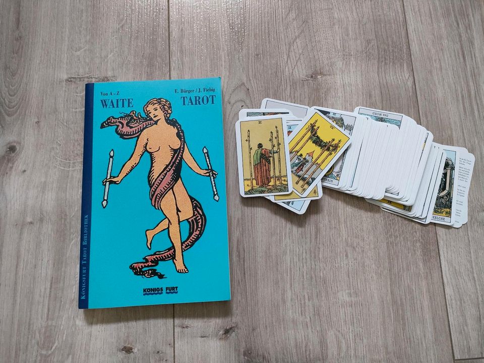 Waite Tarot mit 78 Karten neuwertig in Espenau