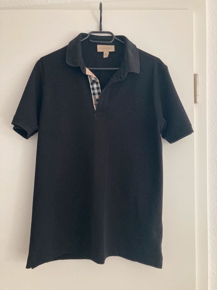 Burberry Polo Shirt Größe L 3 Stück rot/schwarz/grau in Talheim Neckar