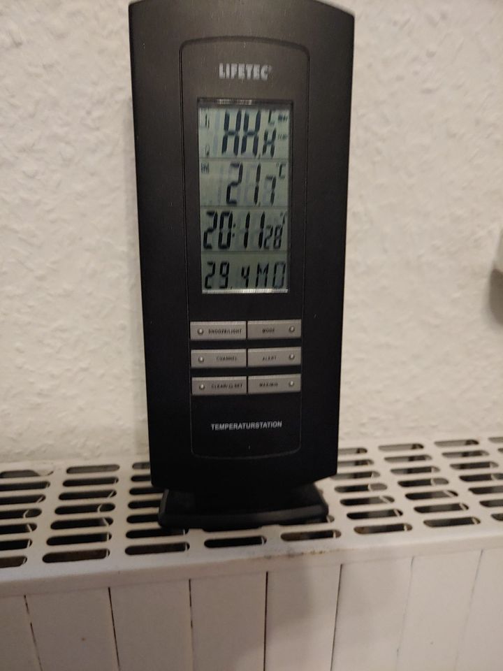 Innenthermometer Lifetec mit Funkuhr und Wecker in Kiel