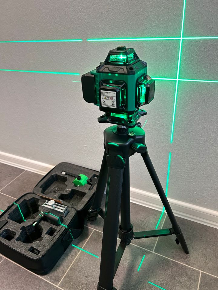 ⭐️ NEU 16 Linienlaser 4x360 Kreuzlinienlaser + 1.2m Stativ! in Berlin