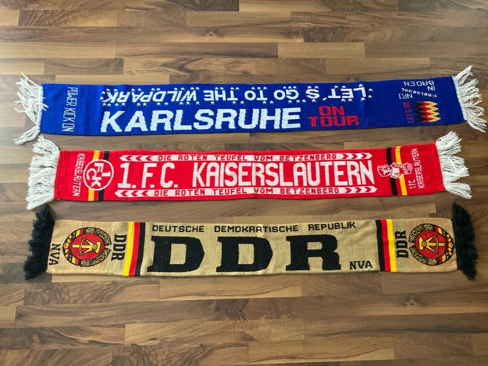 Fußballschals Kaiserslautern, Karlsruhe, DDR in Erfurt