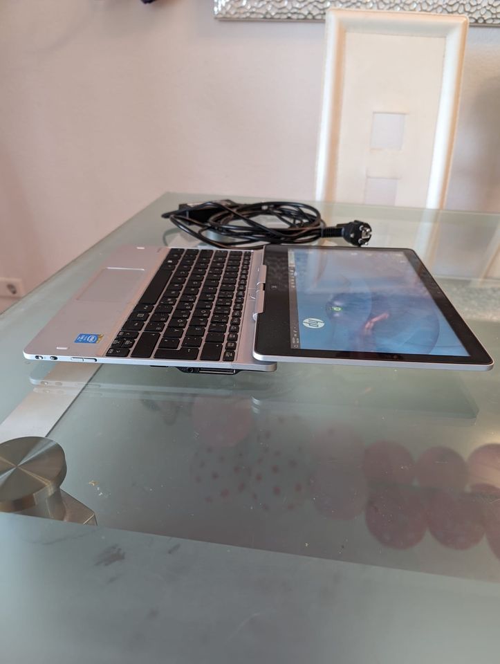 i7 Revolve Smart Laptop in Böblingen