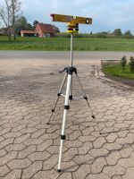 Wasserwaage mit Laser und Stativ Nordrhein-Westfalen - Petershagen Vorschau