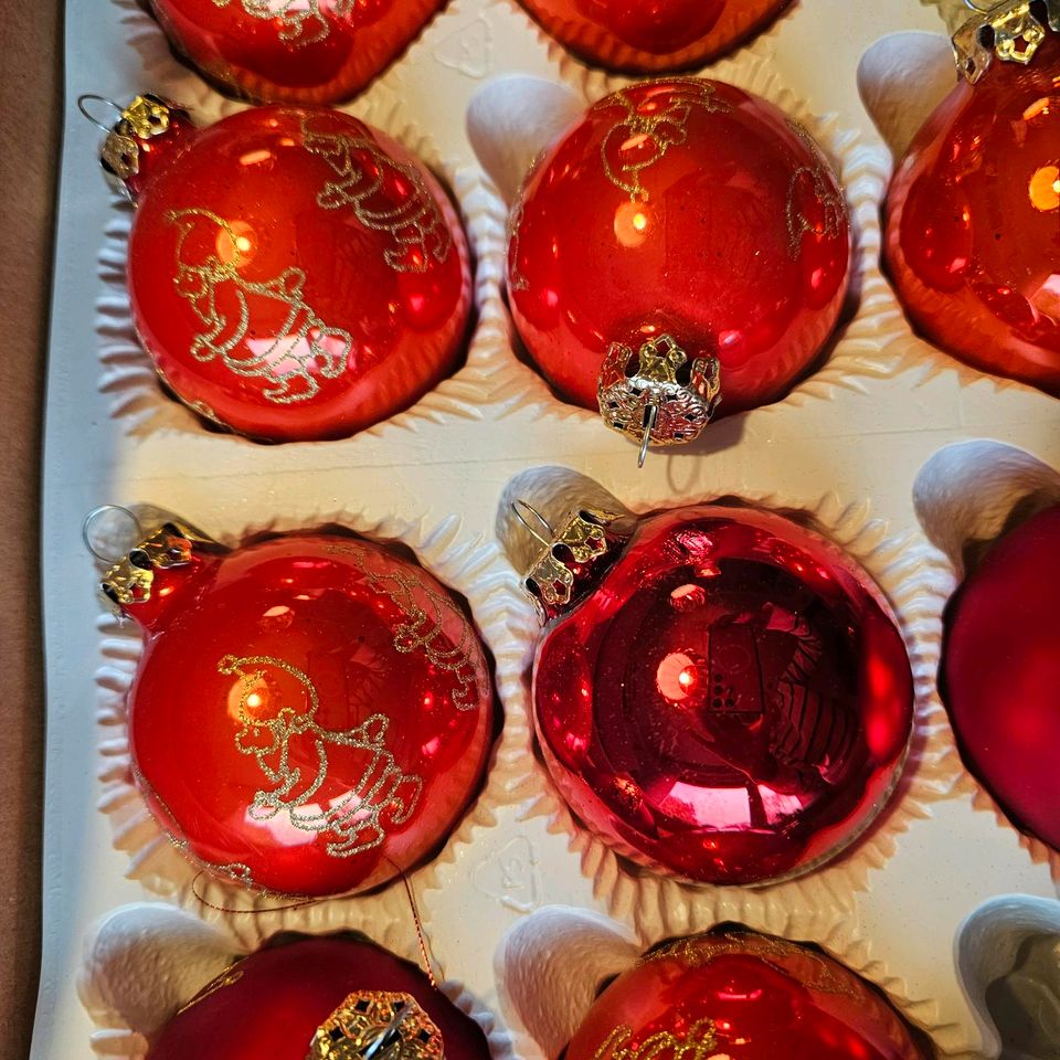 Weihnachtskugeln aus Glas 25 Stück + Christbaumspitze in Marl