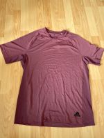 Rotes Adidas Shirt Rheinland-Pfalz - Nastätten Vorschau