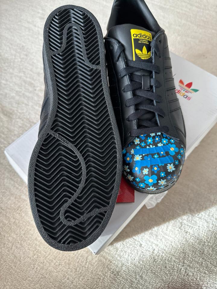 ADIDAS PHARRELL WILLIAMS SUPERSTAR SUPERSHELL Schwarz S83352 in Hessen Oberursel Taunus kleinanzeigen