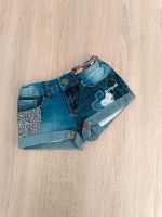 Desigual Kurze Jeans Denim Hose Shorts Gr. 3/4 Nordrhein-Westfalen - Kerpen Vorschau