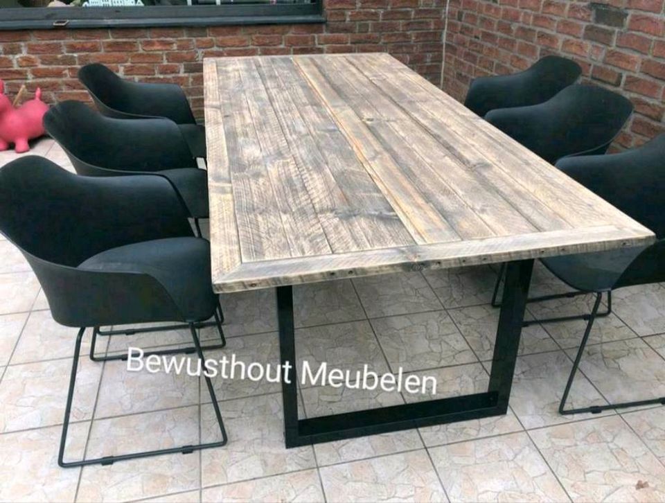 Esstisch aus Gerüst Holz und Metall Für drinnen und draußen! in Oberhausen