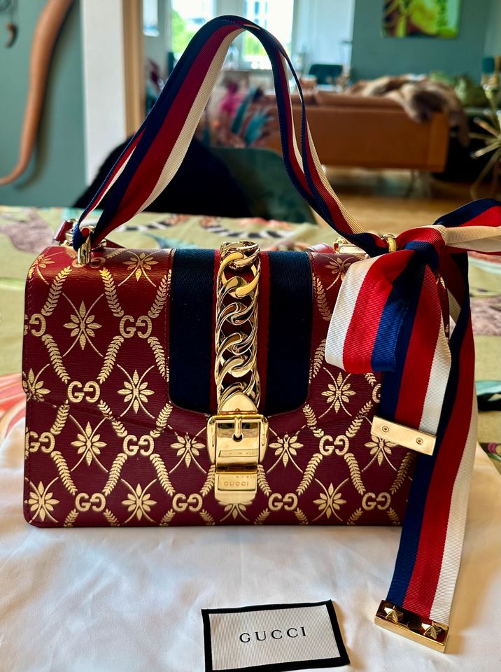 Seltene original Gucci Tasche „Sylvie“ in Frankfurt am Main