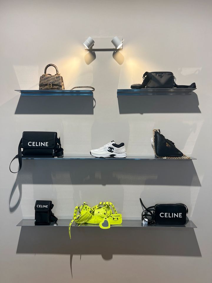 DESIGNER STORE - END OF SEASON SALE % PRADA - BALENCIAGA - DIOR in Düsseldorf