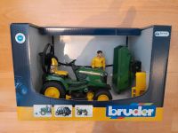 Bruder  62104  bruder bword John Deere Rasentraktor m. Anhänger u Hannover - Südstadt-Bult Vorschau