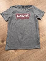 Levis Tshirt Grau S ♥️ Hessen - Marburg Vorschau